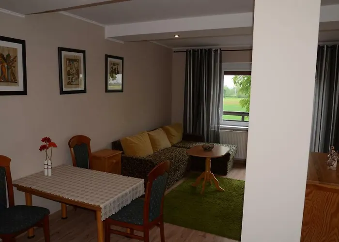 I Mierzeja アパート シュトゥトボ